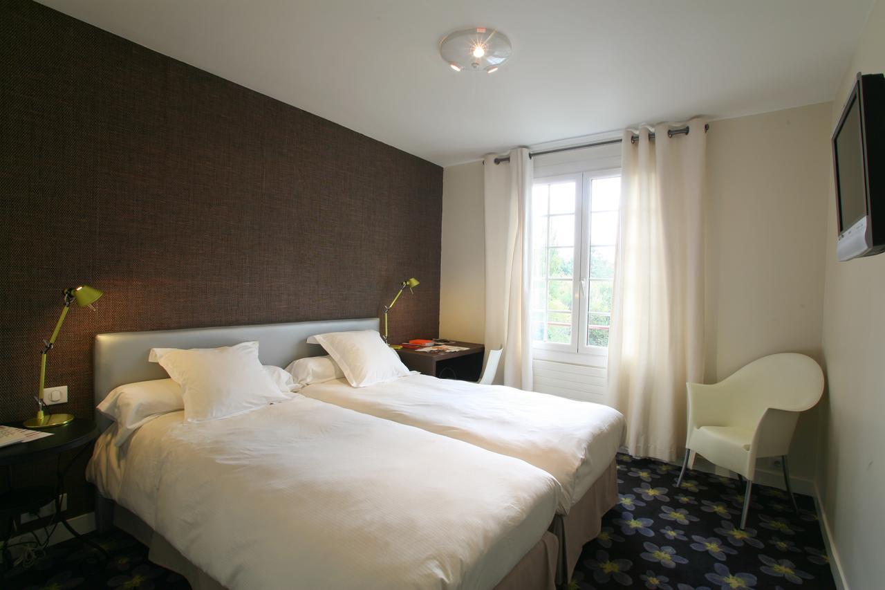 Hotel Logis Ar Milin Châteaubourg Esterno foto