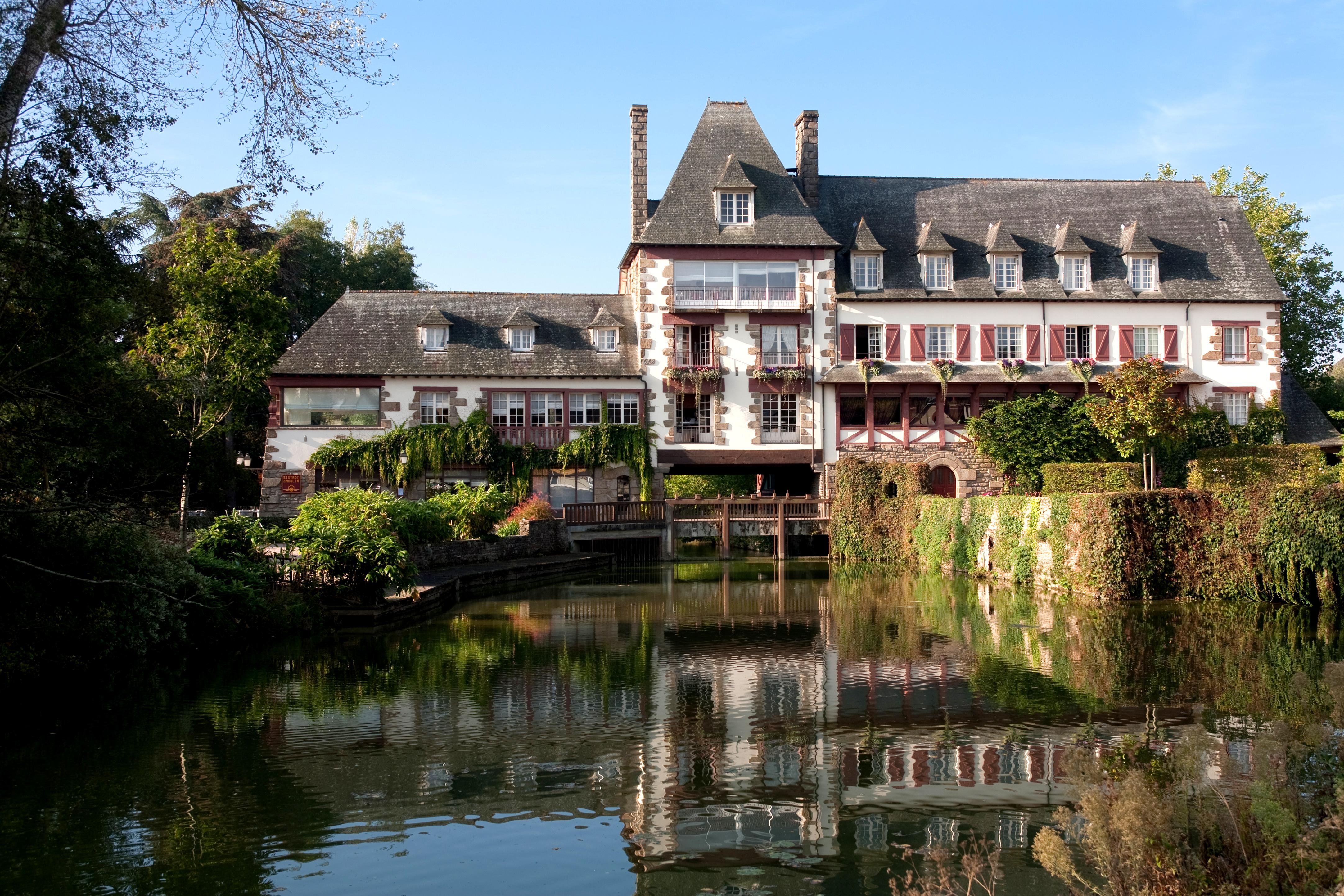 Hotel Logis Ar Milin Châteaubourg Esterno foto