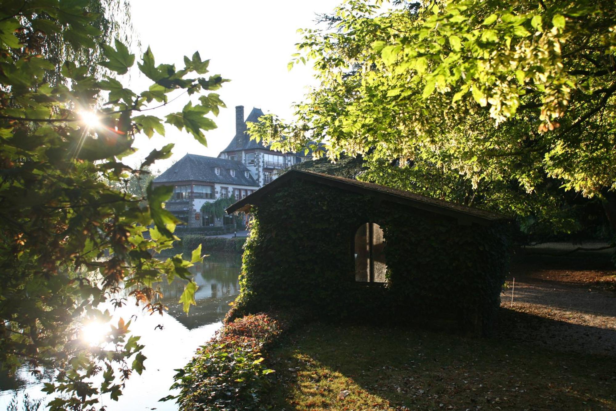 Hotel Logis Ar Milin Châteaubourg Esterno foto