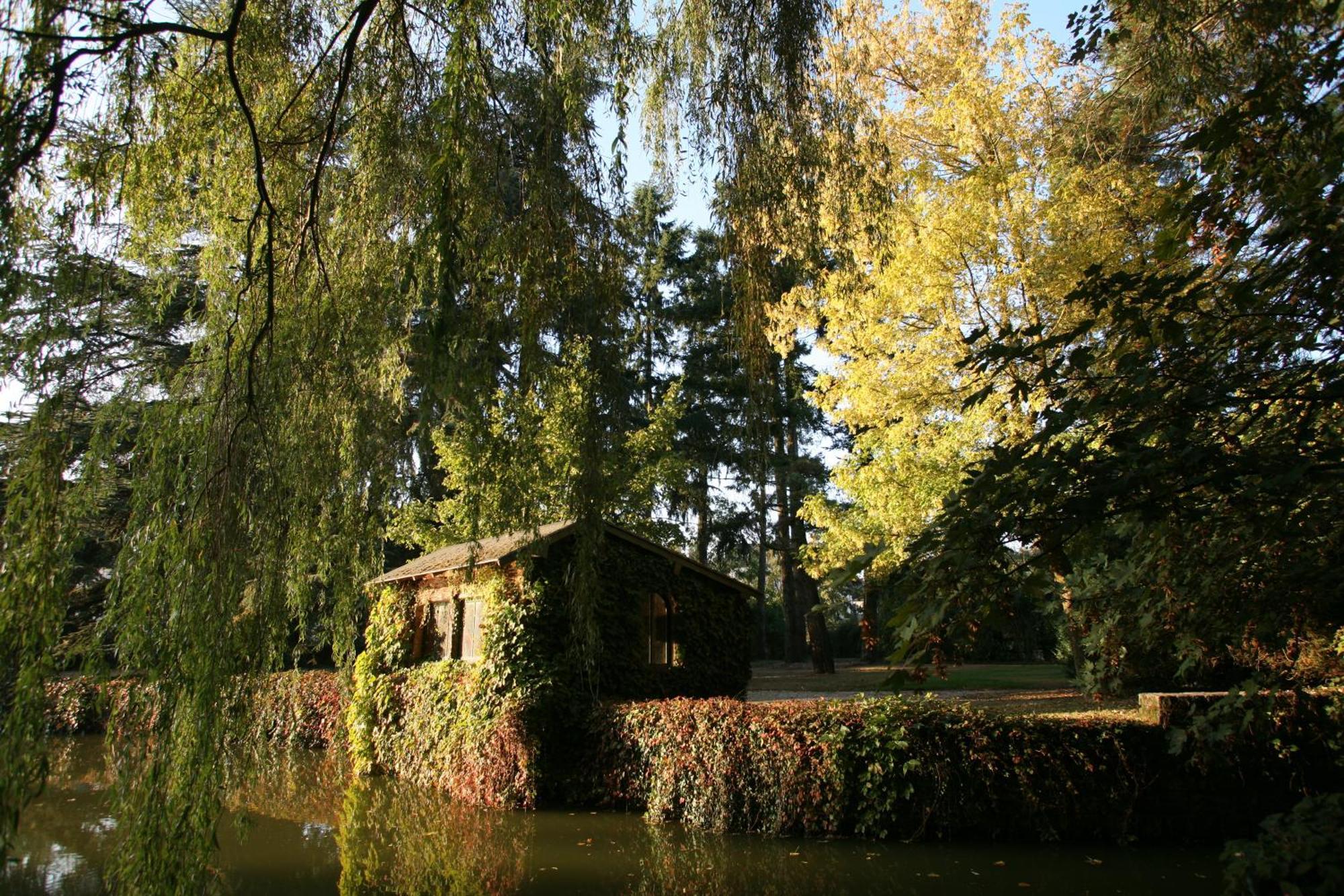 Hotel Logis Ar Milin Châteaubourg Esterno foto