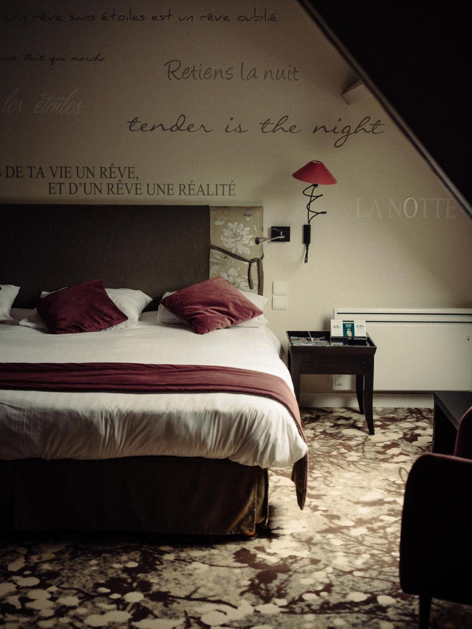 Hotel Logis Ar Milin Châteaubourg Esterno foto