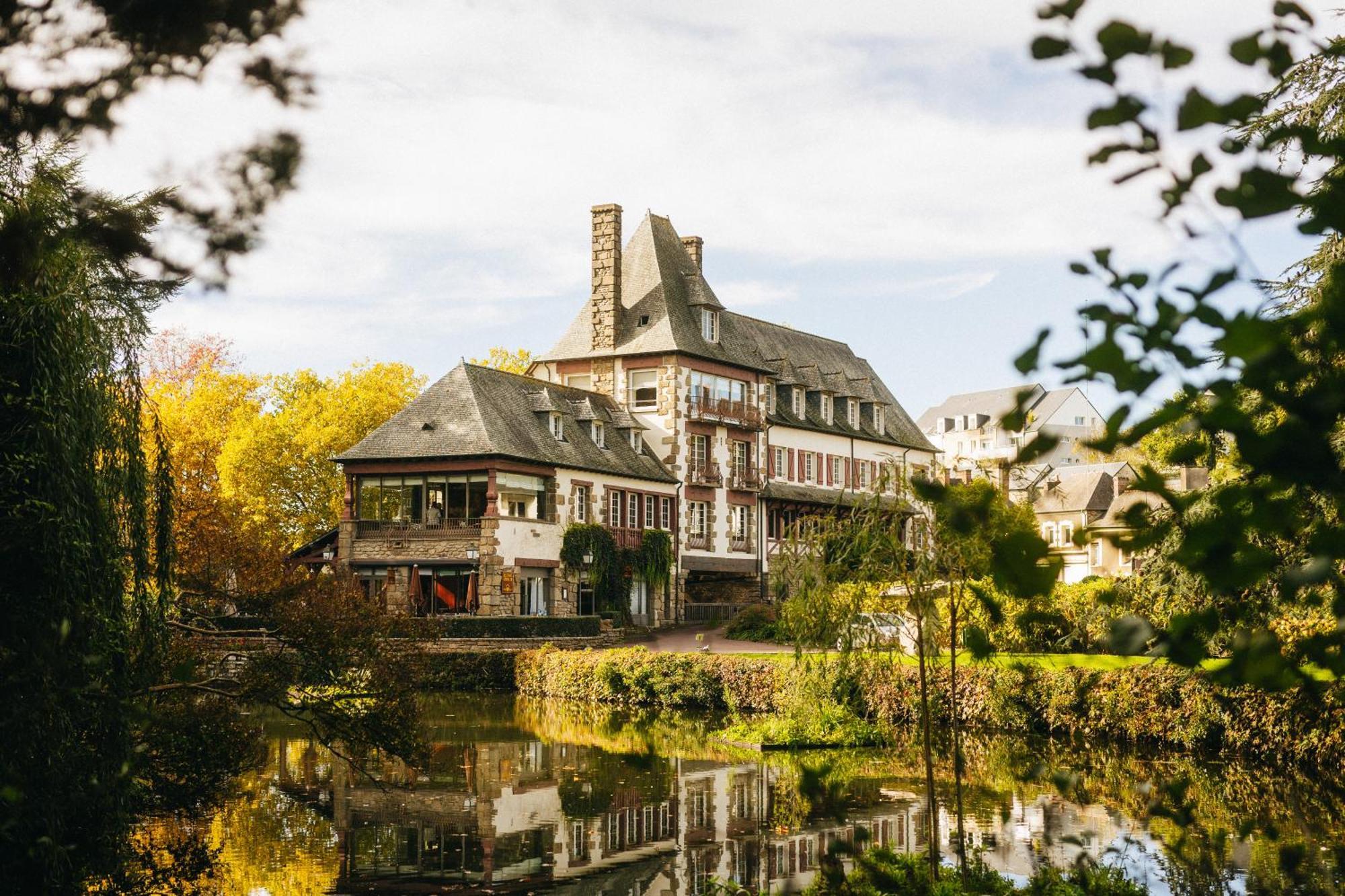 Hotel Logis Ar Milin Châteaubourg Esterno foto