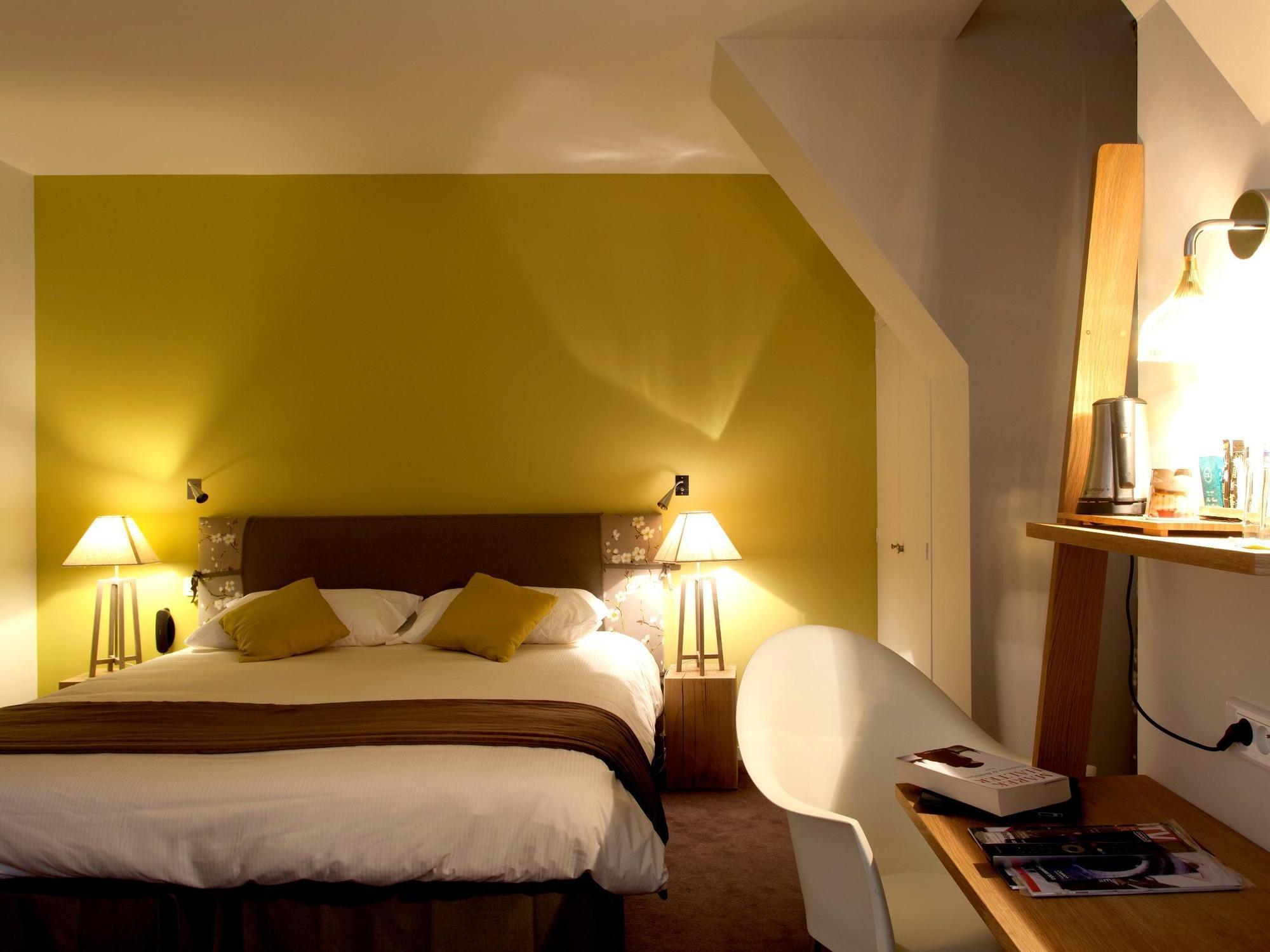 Hotel Logis Ar Milin Châteaubourg Esterno foto