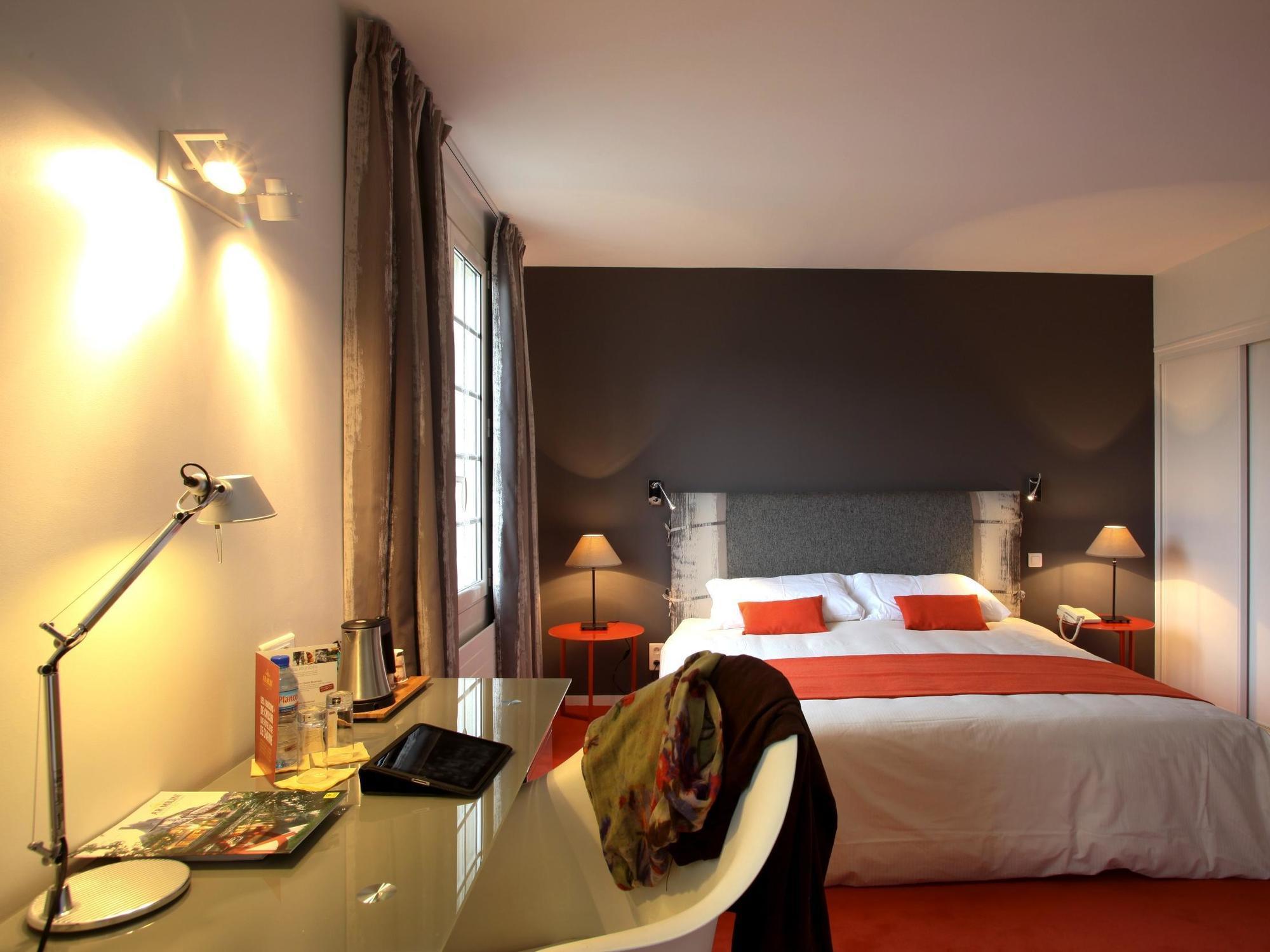 Hotel Logis Ar Milin Châteaubourg Esterno foto